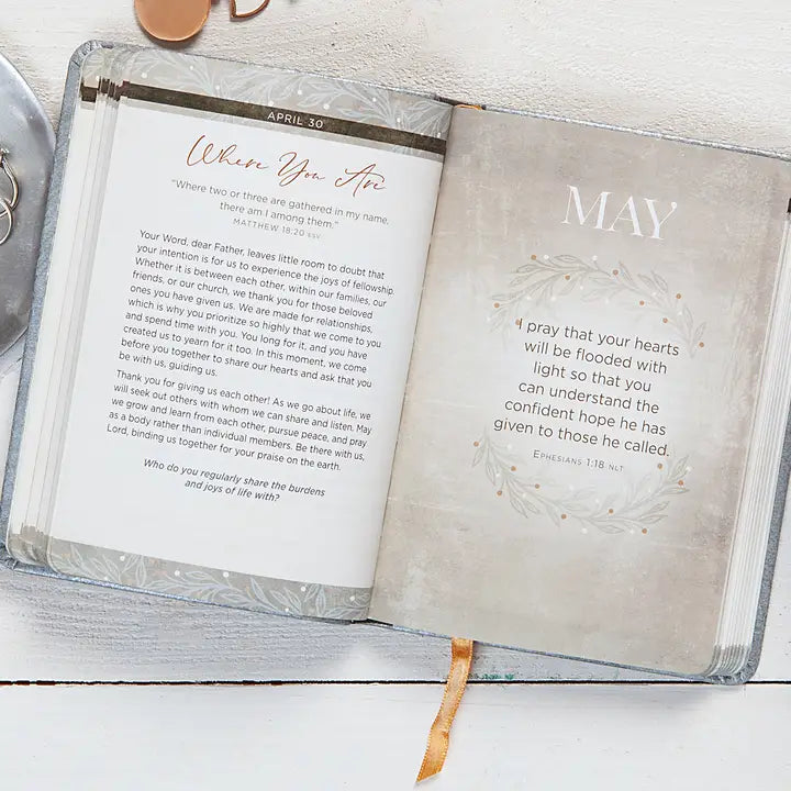 365 Days of Prayers for Couples