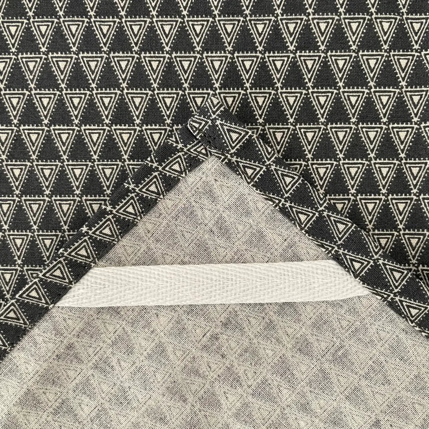 Cotton Handwoven Gray/White Triangle Print Dishtowel