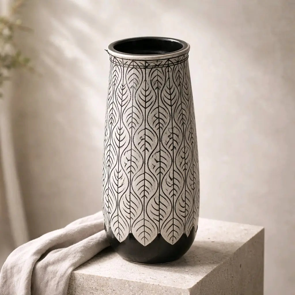 Pearl White and Black Pot