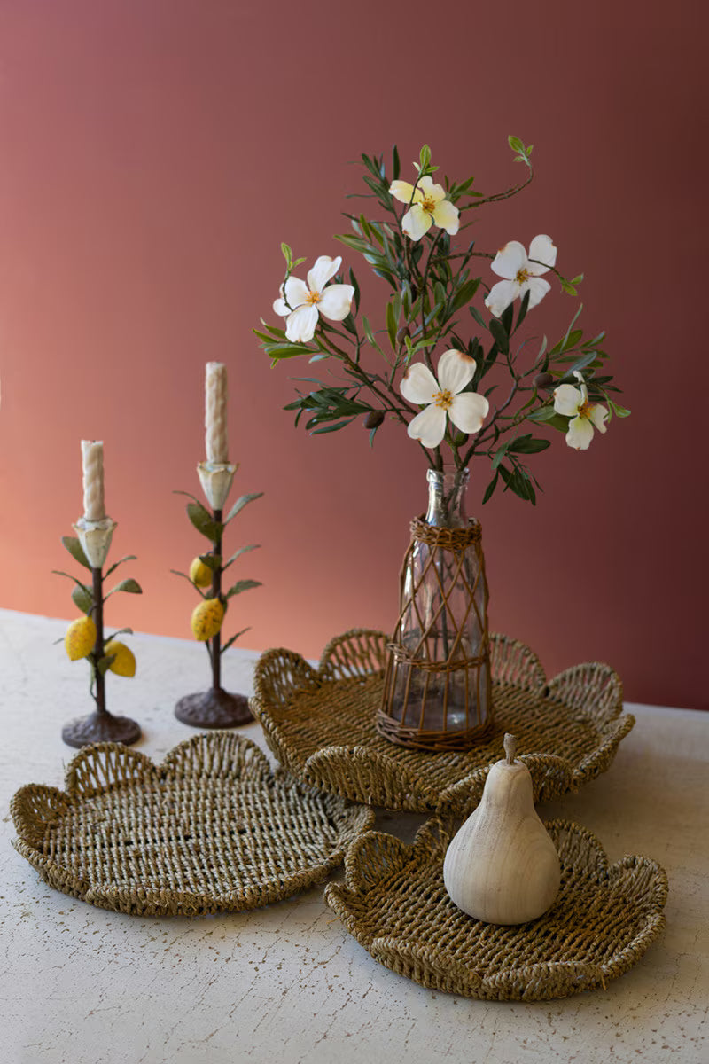 Scalloped Woven Seagrass Tray