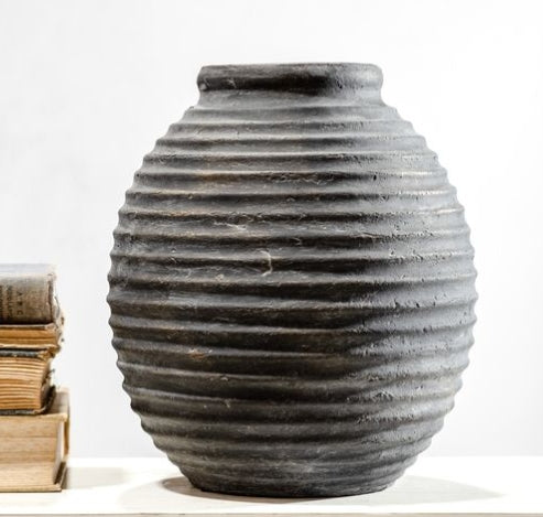 Terracotta Line Vase Black