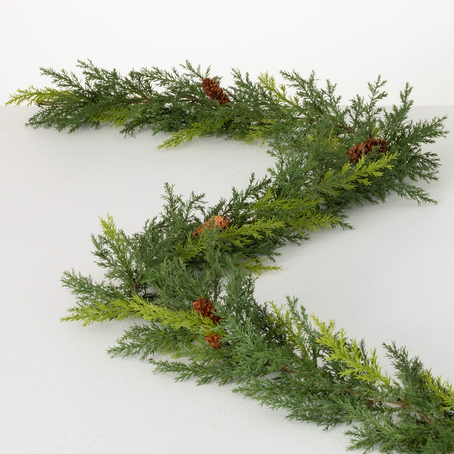 Arborvitae Garland with Pinecones